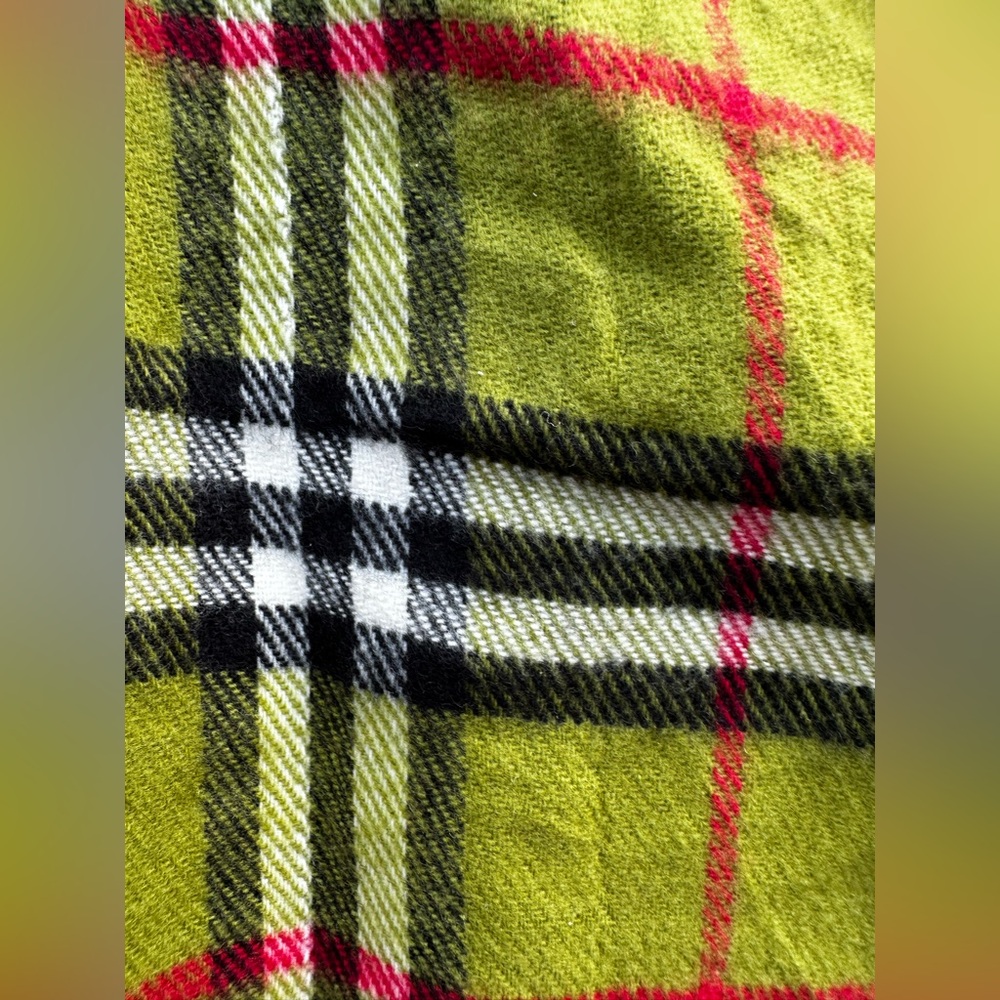 Vintage Burberry bright Olive Green Nova Check Lambswool Scarf (Unisex) - Picture 4 of 8